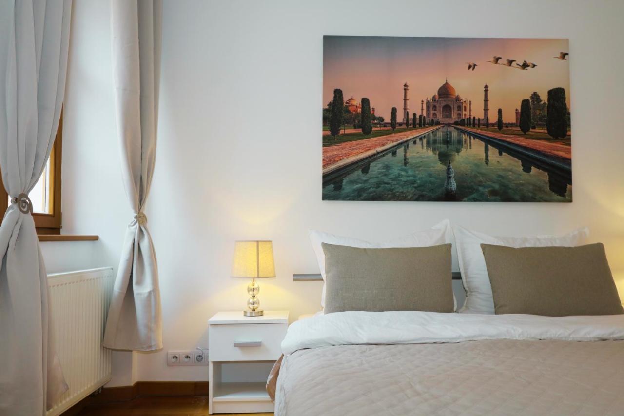 Charming Apartment In The Heart Of Bratislava Buitenkant foto