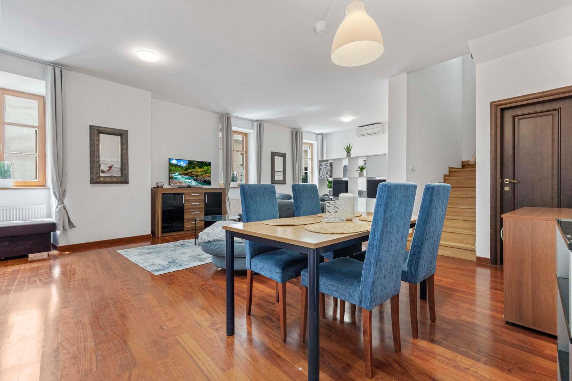 Charming Apartment In The Heart Of Bratislava Buitenkant foto