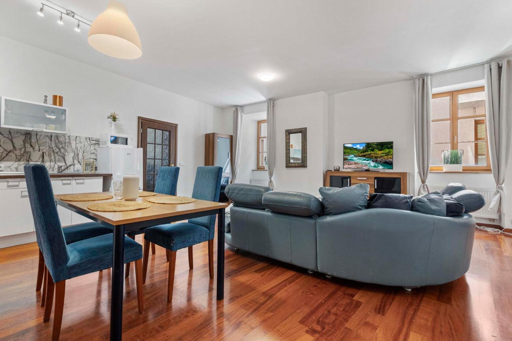 Charming Apartment In The Heart Of Bratislava Buitenkant foto